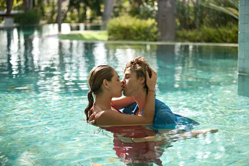 Sex im Schwimmbad – Jugendarrest?