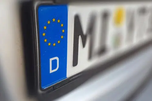 Manipulation an einem Kfz-Kennzeichen