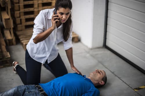 im Unglückfall den Notruf rufen