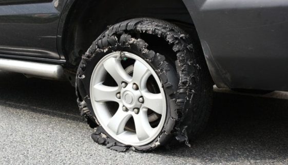 Verkehrsunfall mit Todesfolge wegen geplatztem Autoreifen – fahrlässige Tötung?