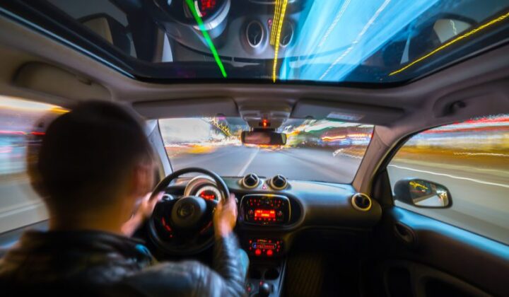 Fahrerlaubnisentziehung – gefährlicher Überholvorgang – Kraftfahrzeugrennen