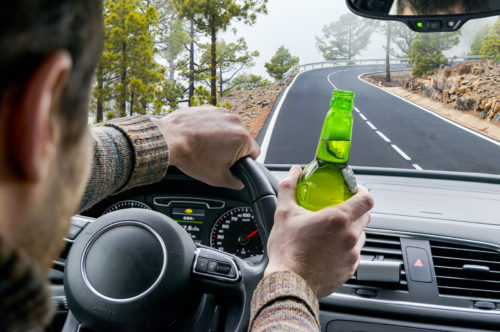 Trunkenheit im Verkehr - mehrmaliges Überfahren der Spurbegrenzunglinie