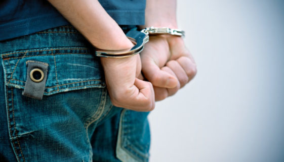 Jugendstrafverfahren - Ungehorsams-Arrests bei neuer Straftat in der Bewährungszeit