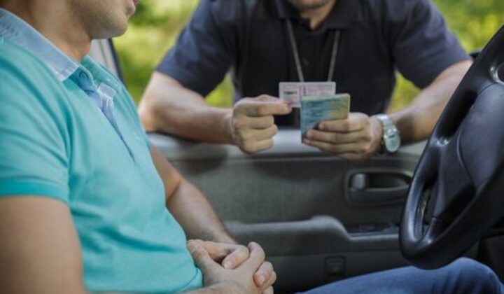 Fahren ohne Fahrerlaubnis – Anerkennung eines gefälschten umgeschriebenen EU-Führerscheins
