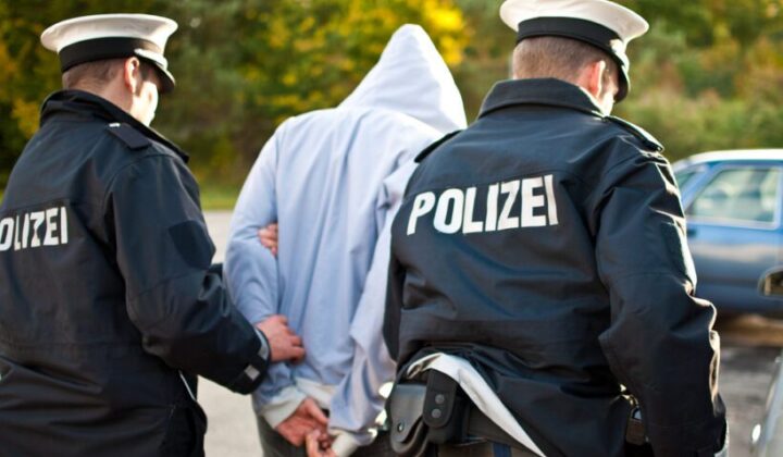 Beleidigung und Widerstand gegen Vollstreckungsbeamte – Strafe