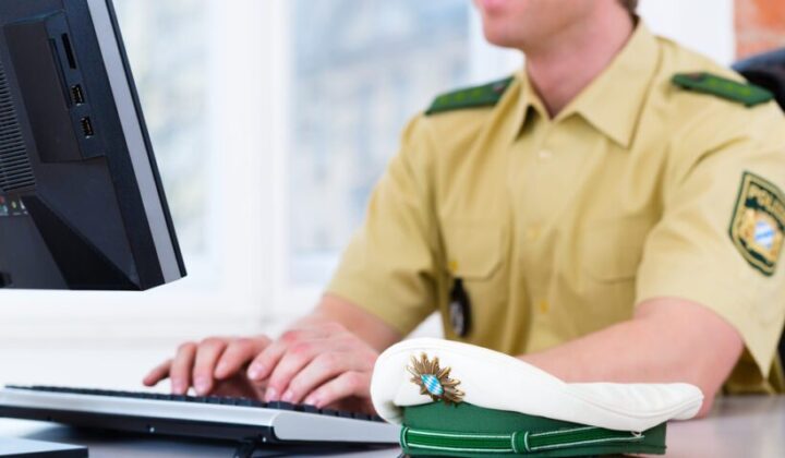 Verletzung des Dienst- und Privatgeheimnisses