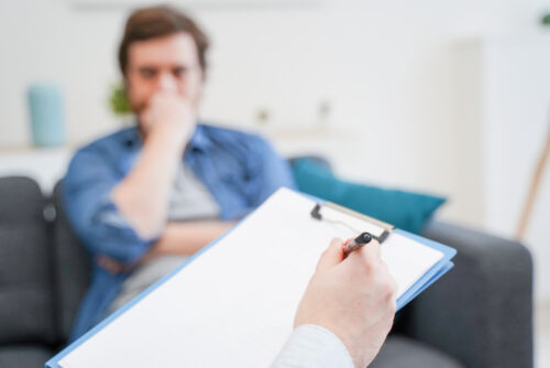 Psychiatrisches Sachverständigengutachten - Exploration des Angeklagten durch Hilfsperson?