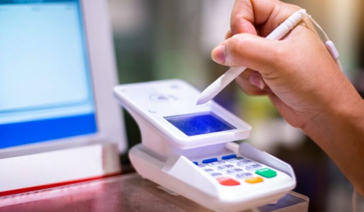 Betrug –  Bezahlung mit elektronischen Lastschriftverfahren ohne ausreichendes Kontoguthaben