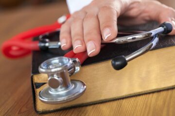 Strafbarkeit Arzt bei verschwiegenen Gesundheitsproblemen