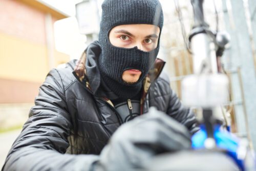 Entwendung geringwertiger Sache - besonders schwerer Fall des Diebstahls