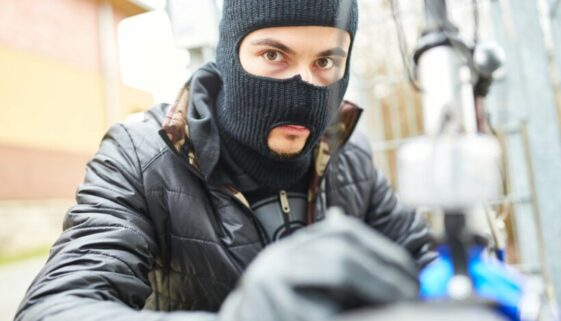 Entwendung geringwertiger Sache - besonders schwerer Fall des Diebstahls
