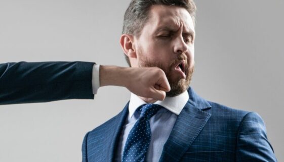 Faustschlag als Notwehrhandlung gerechtfertigt