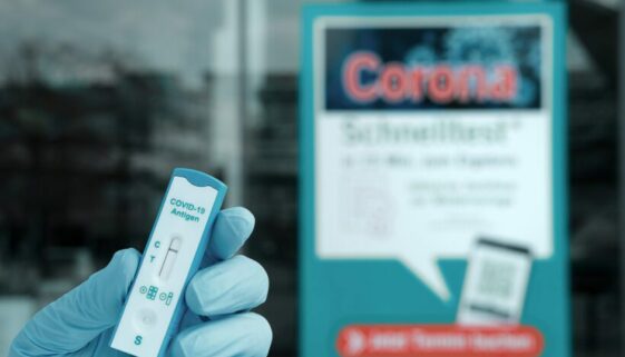 Anordnung Corona-Schnelltest vor Teilnahme an Hauptverhandlung
