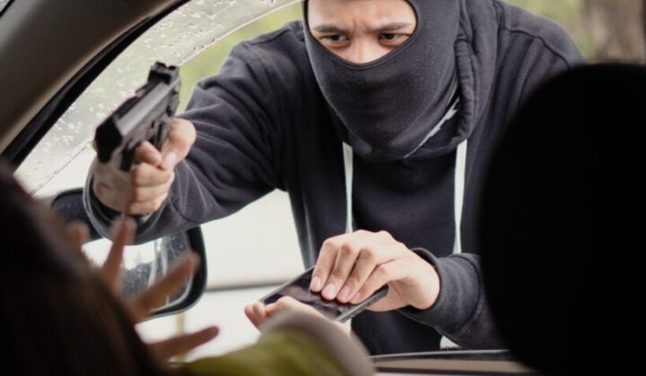 Diebstahl mit Waffen – § 244 StGB