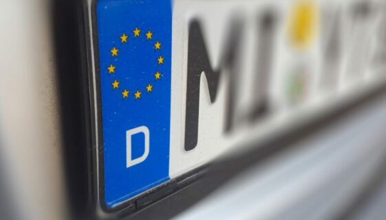 Manipulation an einem Kfz-Kennzeichen