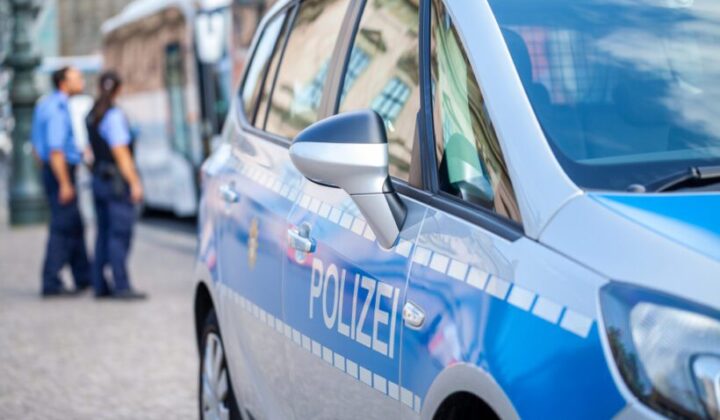 Verkehrsunfallflucht – polizeiliche Befragung zur Fahrereigenschaft – Belehrung