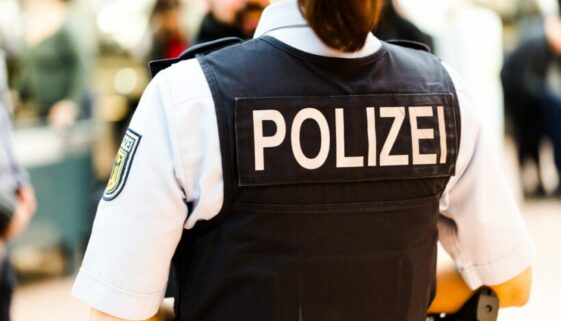 Rechtswidrigkeit von Anfertigung von Lichtbildern von nichtbeschuldigten Personen