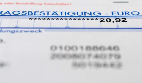 Strafbares Erteilen eines Überweisungsauftrags vom Konto eines Dritten