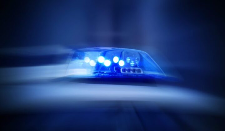 Amtsanmaßung – Fahrt mit blauem Blinklicht auf Privatfahrzeug