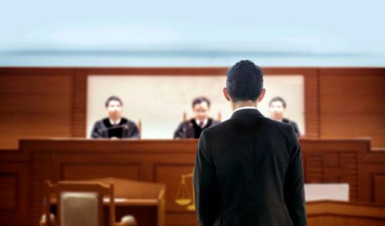 Mehrfachverteidigung – angestellte Rechtsanwälte und Arbeitgeber ein Verteidiger?