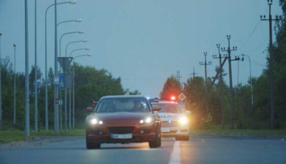 Flucht vor der Polizei ein illegales Fahrzeugrennen?