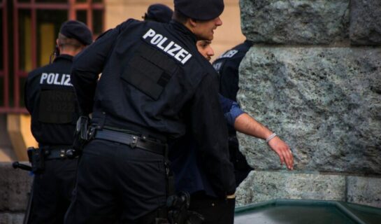 Strafbarkeit wegen tätlichen Angriffs auf Vollstreckungsbeamte