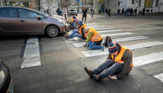 Strafbarkeit einer Straßenblockade aus Klimaschutzgründen