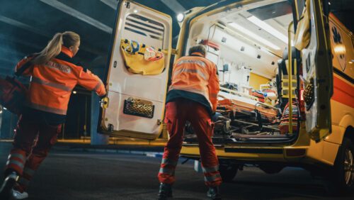 Behinderung eines Rettungswagens bei Schwerverletzten