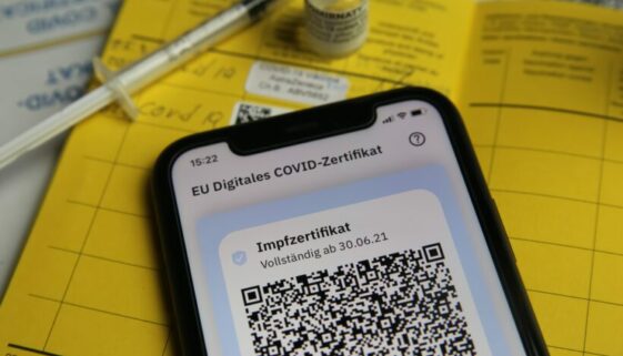 Beihilfe zur Impfpassfälschung bei Annahme eines Impfpassfälschungsangebots des Arztes