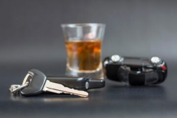 Trunkenheitsfahrt mit Unfallverursachung – Absehen von Fahrerlaubnisentziehung