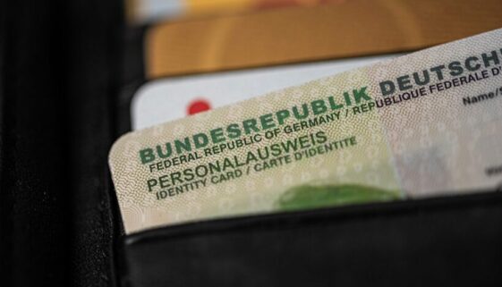 Personalausweis übermalen Strafbarkeit