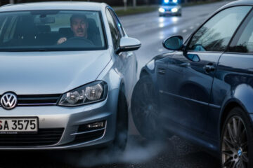 Nötigung im Straßenverkehr bei Flucht vor der Polizei: Fahrverbot, Geldstrafe